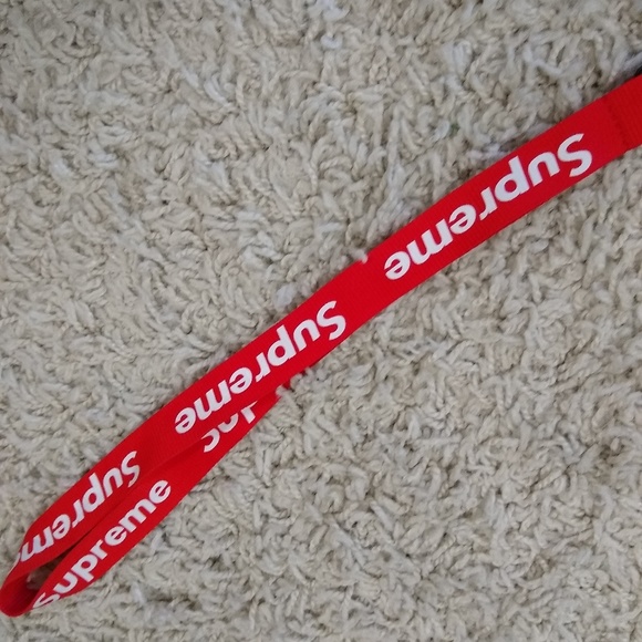 Ss8 Red Supreme Lanyard 